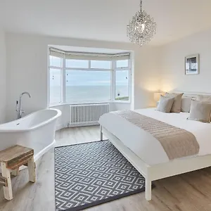 Host & - Solimar House , Whitby United Kingdom